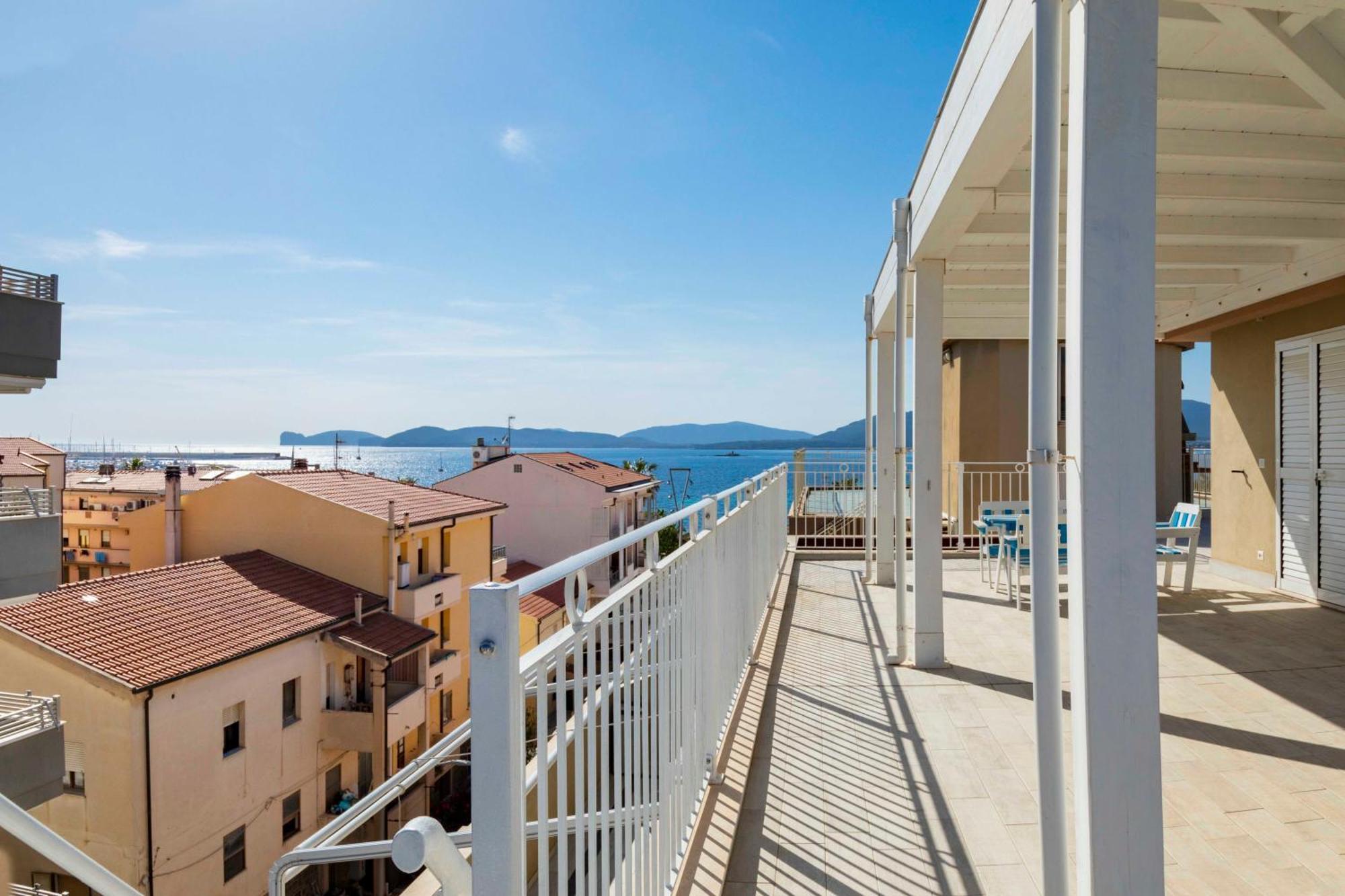 Lovealghero Stanze In Attico Vista Mare Екстериор снимка