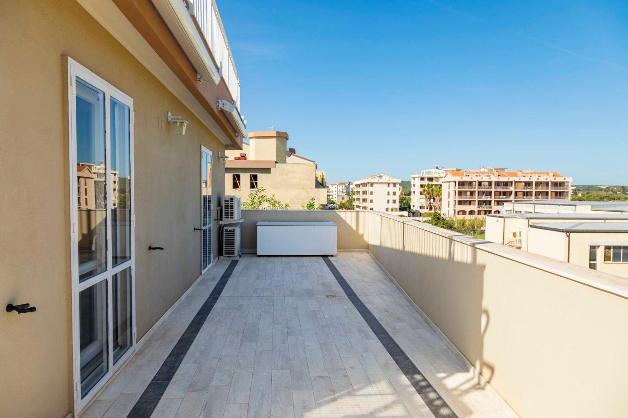 Lovealghero Stanze In Attico Vista Mare Екстериор снимка
