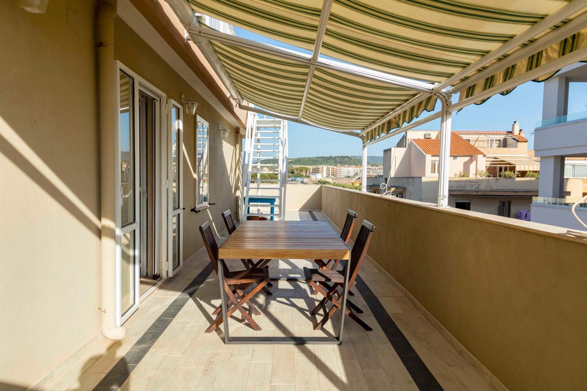 Lovealghero Stanze In Attico Vista Mare Екстериор снимка