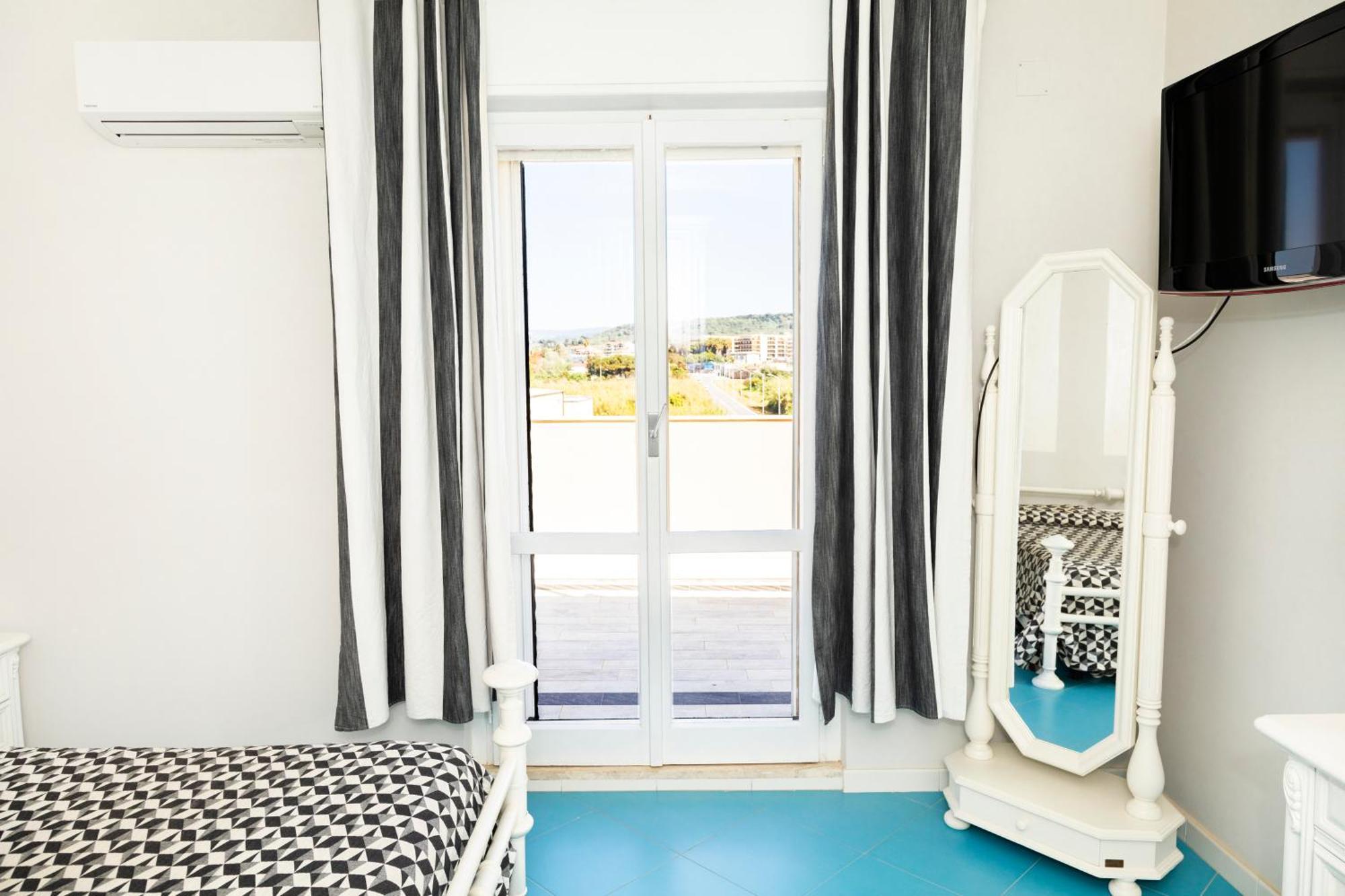 Lovealghero Stanze In Attico Vista Mare Екстериор снимка